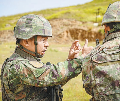 【二十大代表風(fēng)采】沖鋒在前 續(xù)寫(xiě)連隊(duì)榮光