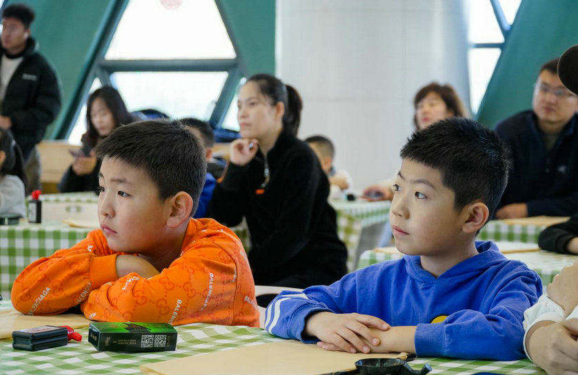 1770185897425541.jpg 活字2.jpg