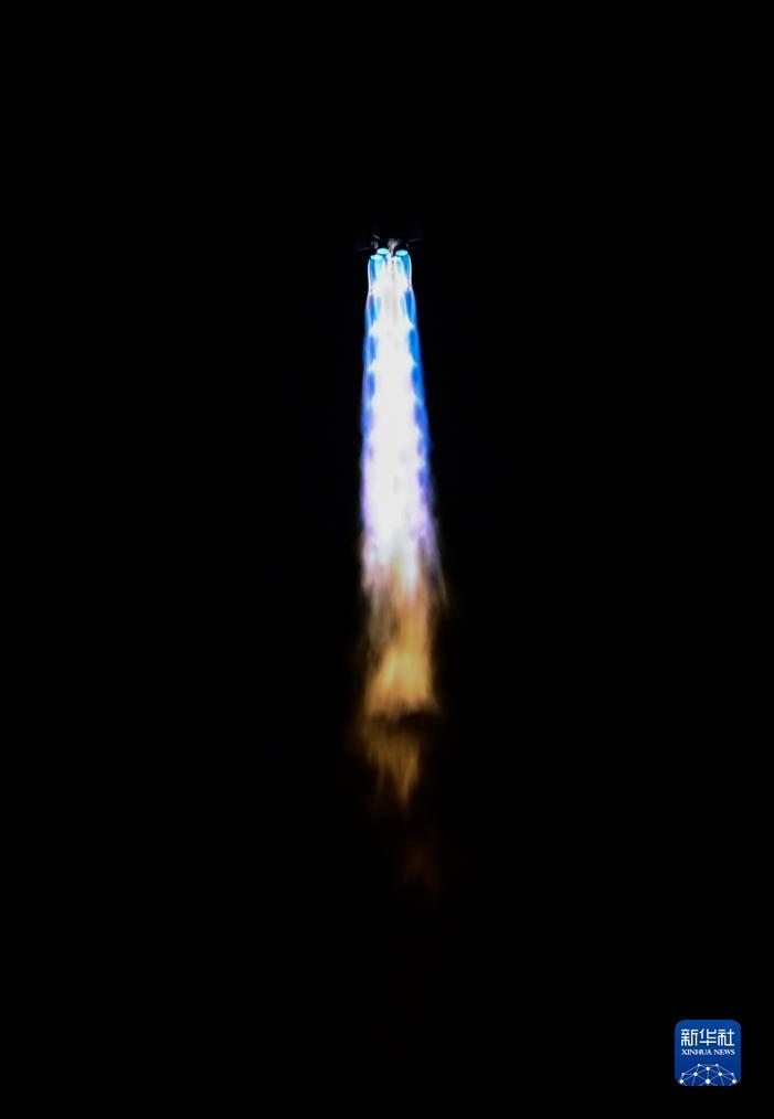 9月7日02時14分，我國在酒泉衛(wèi)星發(fā)射中心使用長征四號丙運載火箭，成功將遙感三十三號03星發(fā)射升空，衛(wèi)星順利進入預(yù)定軌道，發(fā)射任務(wù)獲得圓滿成功。新華社發(fā)（汪江波 攝）