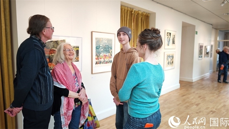 參加講座活動的瑞典聽眾。人民網(wǎng)記者殷淼攝