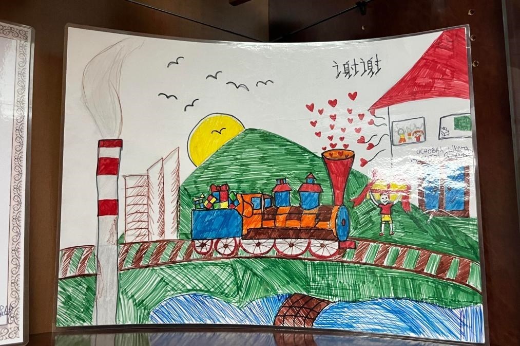 當(dāng)?shù)匦W(xué)生畫筆下的斯梅戴雷沃鋼廠。