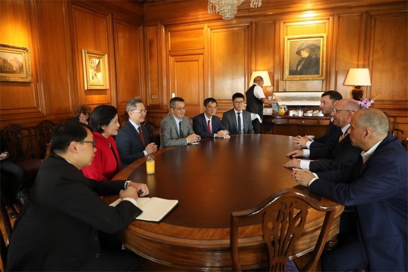 愛丁堡市政廳會見現(xiàn)場。中國駐英國使館供圖