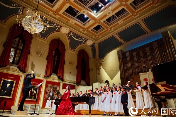 大合唱《燈火里的中國(guó)》。楊浩鵬攝