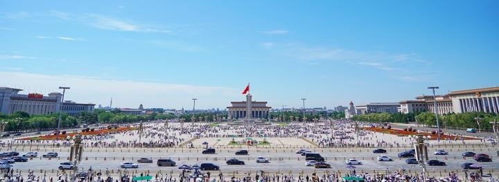 2024年7月17日拍攝的北京天安門廣場(chǎng)及建筑群。