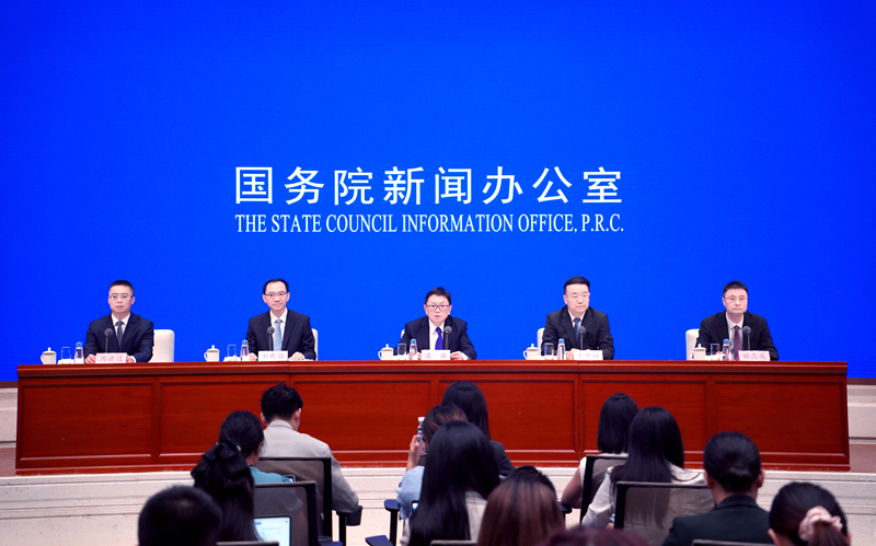 國新辦舉行新聞發(fā)布會+介紹第二十五屆中國國際投資貿(mào)易洽談會有關(guān)情況XxjpsgC007298_20250826_PEPFN0A001.jpg
