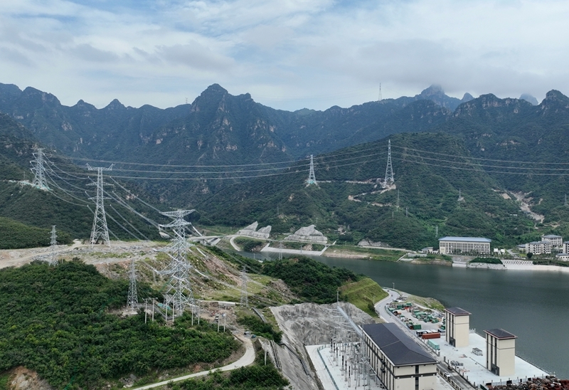 河北易縣:抽水蓄能電站配套工程500千伏特高壓送出線路投運(2)XxjpsgC007022_20250827_PEPFN0A001.jpg